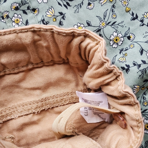 𝅺LEE khaki pants size 2T button down green floral print shirt 2pc set - Picture 6 of 6